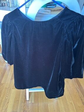 Gap Black Velvet Puff Sleeve Women’s Top